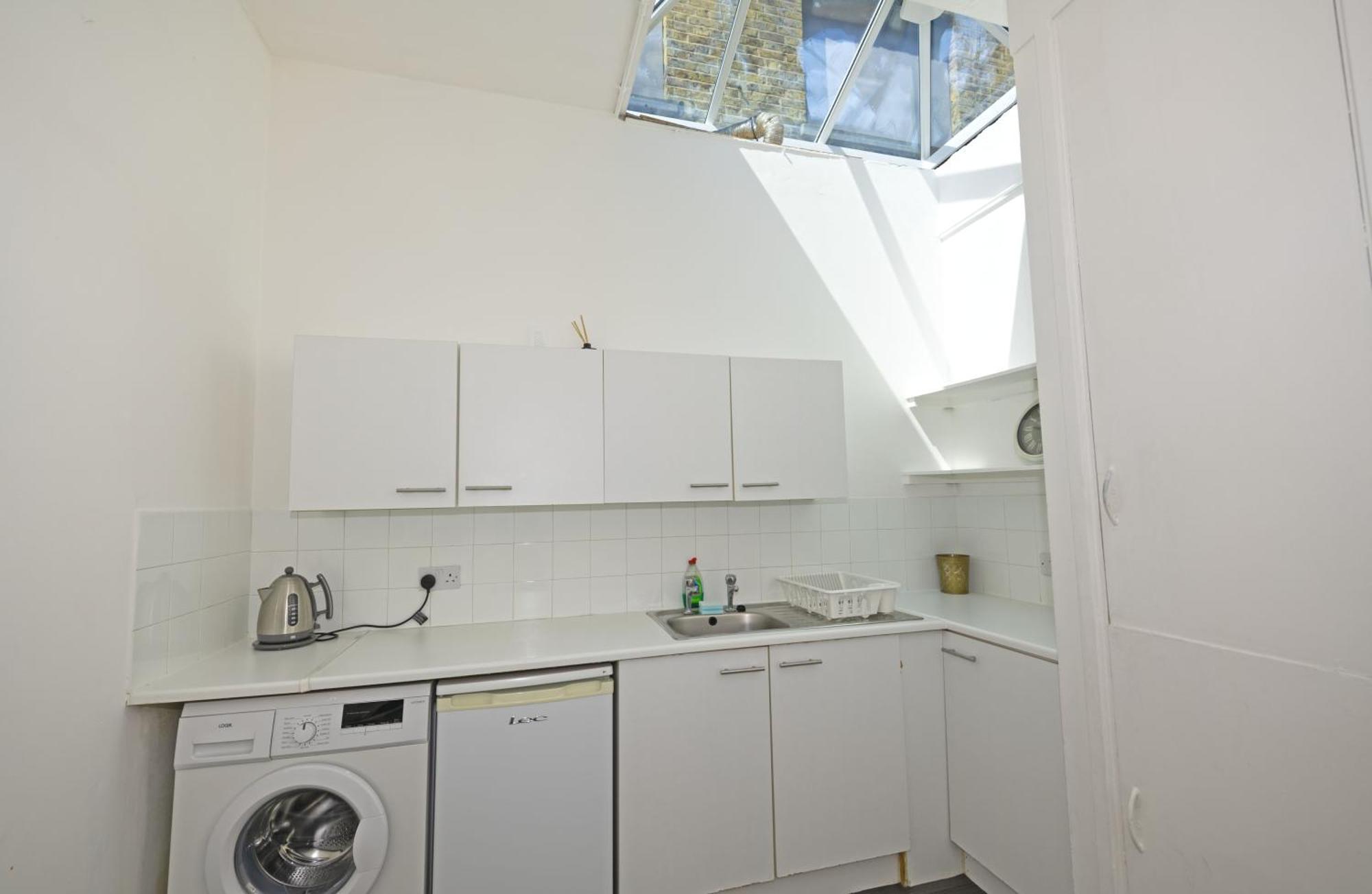 Flat In Clapham Budget Friendly Stay London Exterior photo
